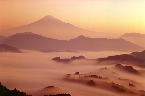 Misty mountains - Japan Today