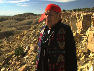 Thomas Banyacya speaks in Chaco Canyon